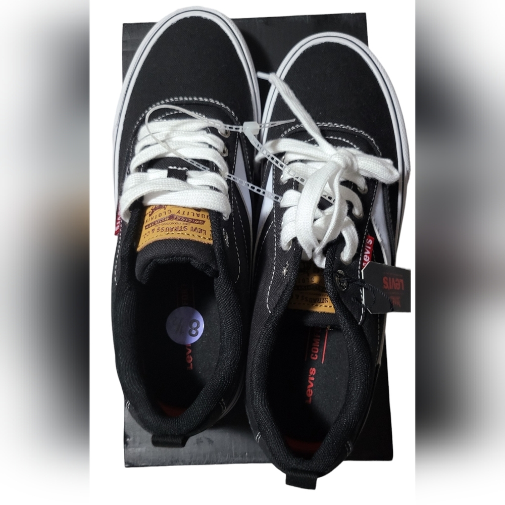 Men's Levi's shoes